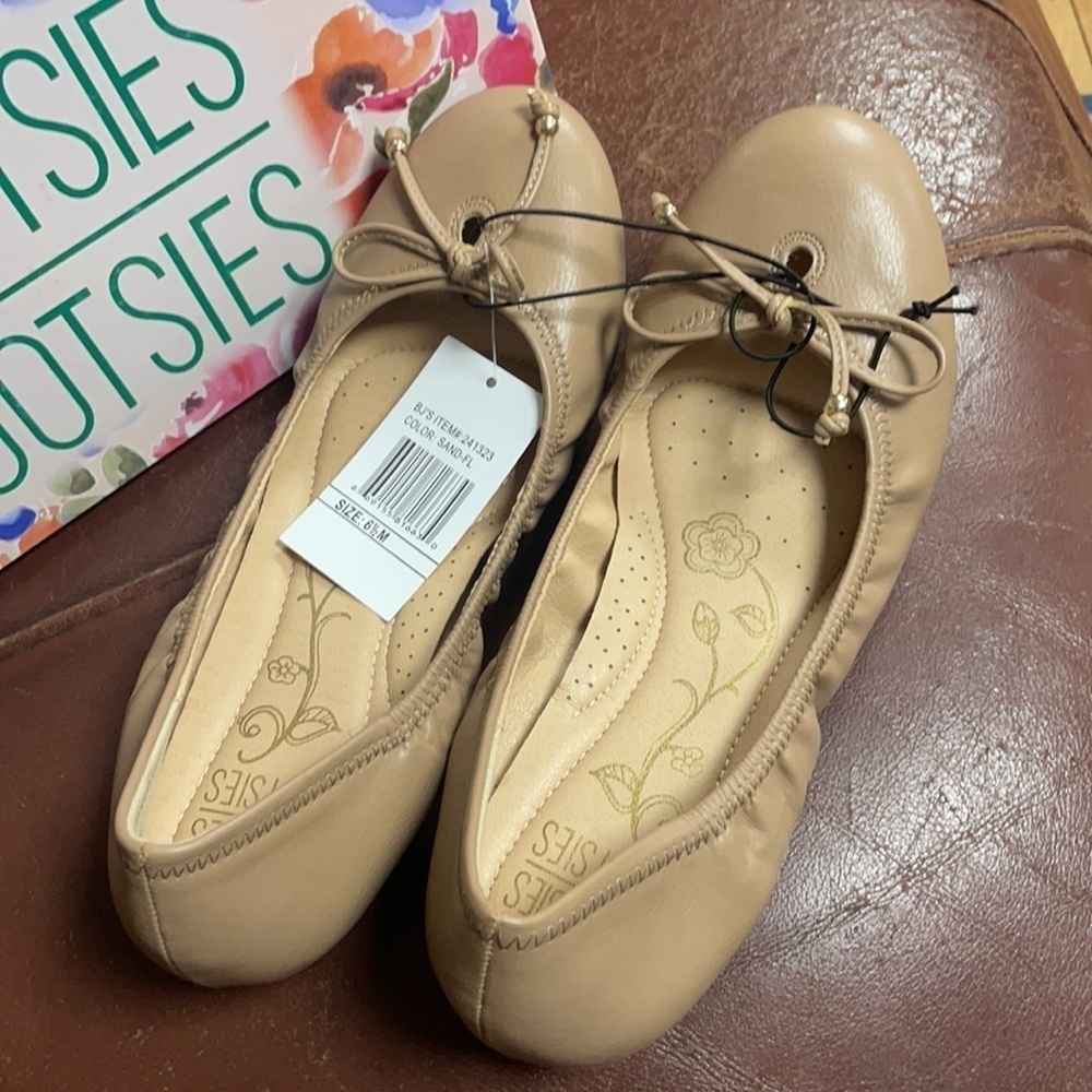 Mootsies Tootsies W 6.5 Sand Flats new with Box